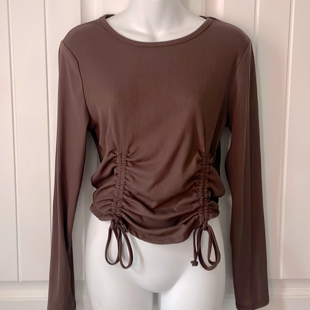 Brown ribbed long sleeve shirt